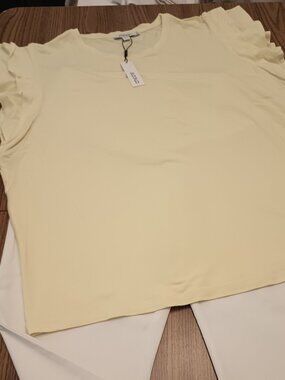 Chico's Size XXL (4) Yellow Knit Top (NWT)